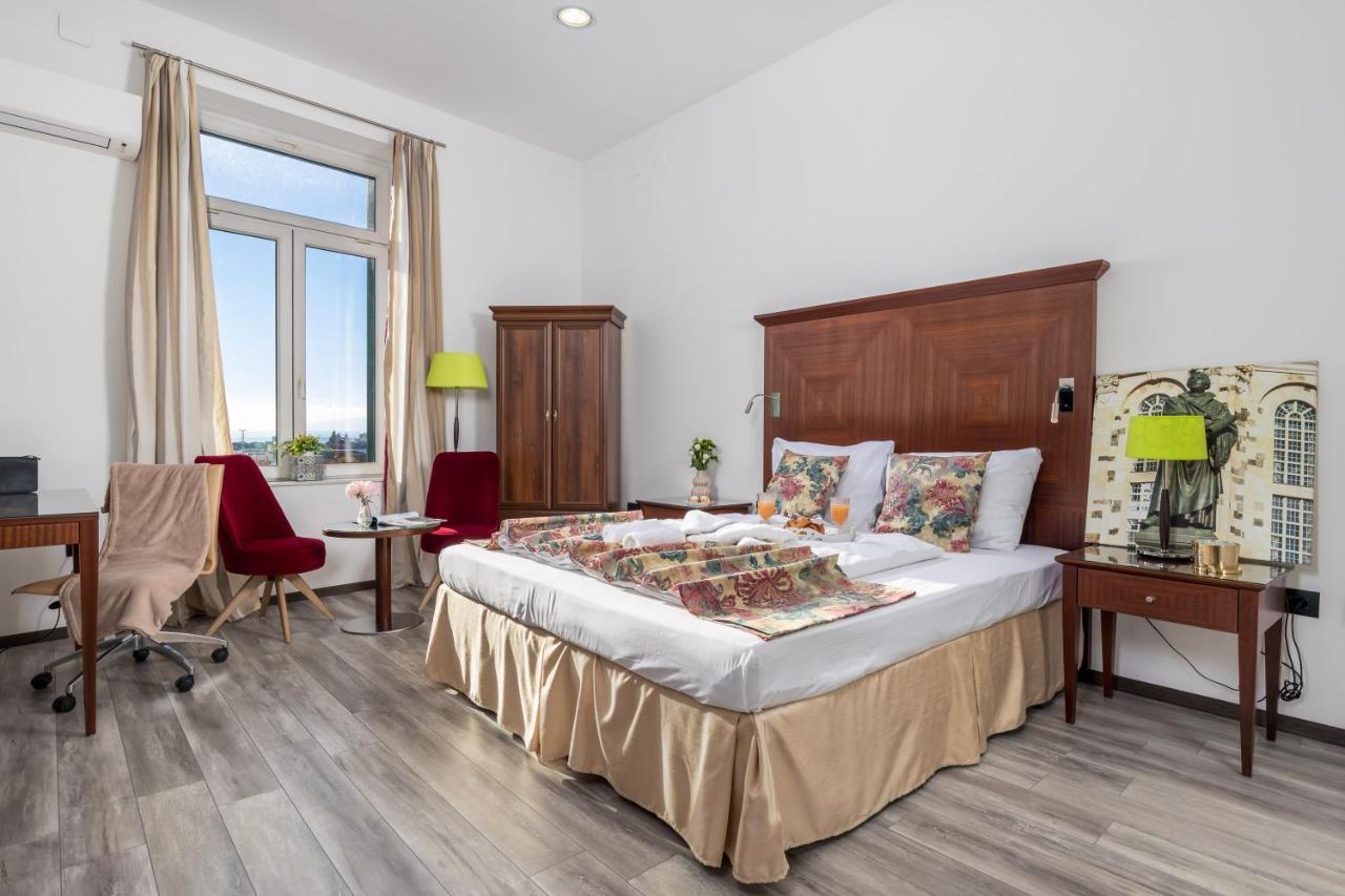 Continentale Lägenhet Rijeka Exteriör bild